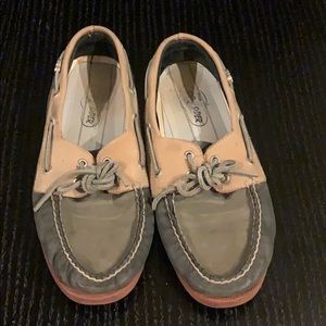 Sperry top siders boat shoes